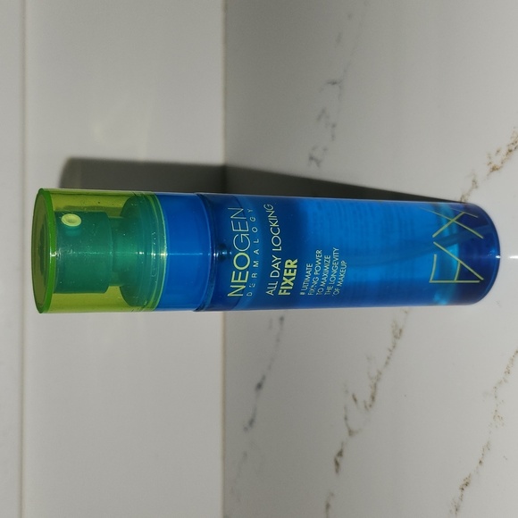 Neogen Dermalogy All Day Locking Fixer 2.7oz - Picture 4 of 6